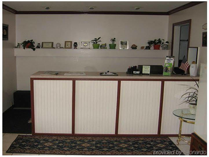 Red Carpet Inn And Suites Плимут Интерьер фото