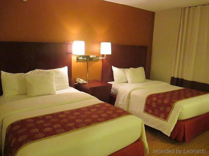 Red Carpet Inn And Suites Плимут Экстерьер фото
